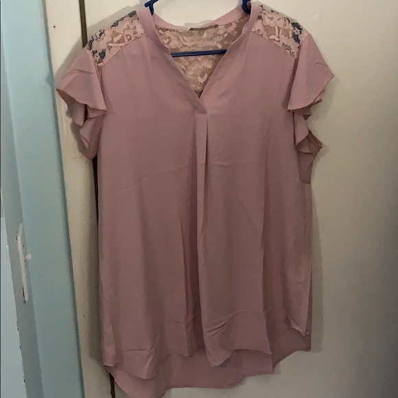 Blouse with lace accent - Picture 5 of 6